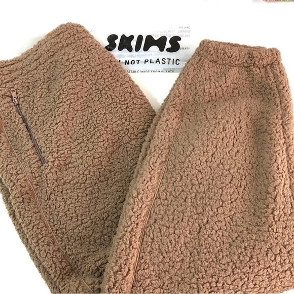 NWT SKIMS Cozy Knit High Waisted Sherpa Jogger Tigers Eye XL - Picture 13 of 16